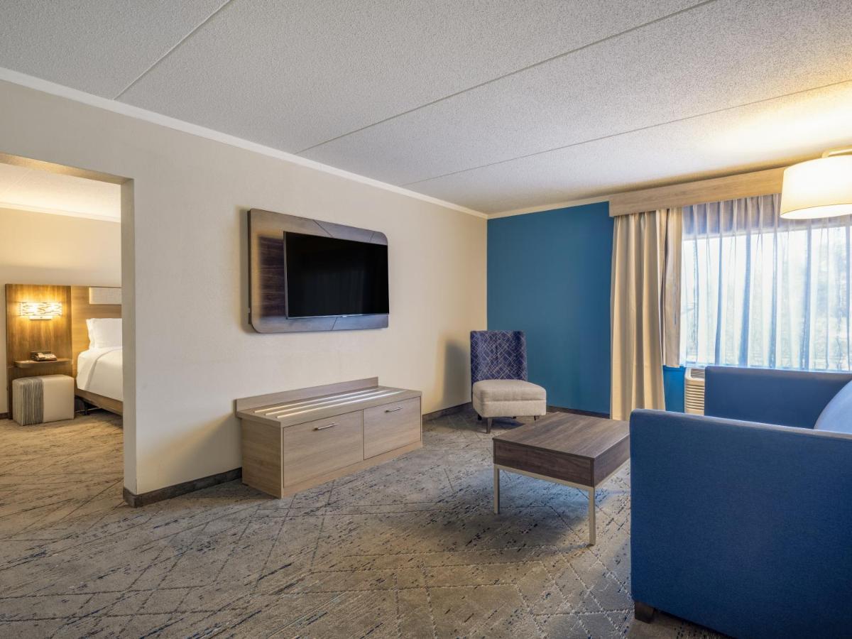 Holiday Inn Express & Suites Greensboro - I-40 Atwendover By Ihg Exterior foto