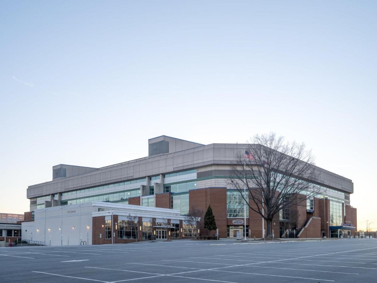 Holiday Inn Express & Suites Greensboro - I-40 Atwendover, An Ihg Hotel Exterior foto