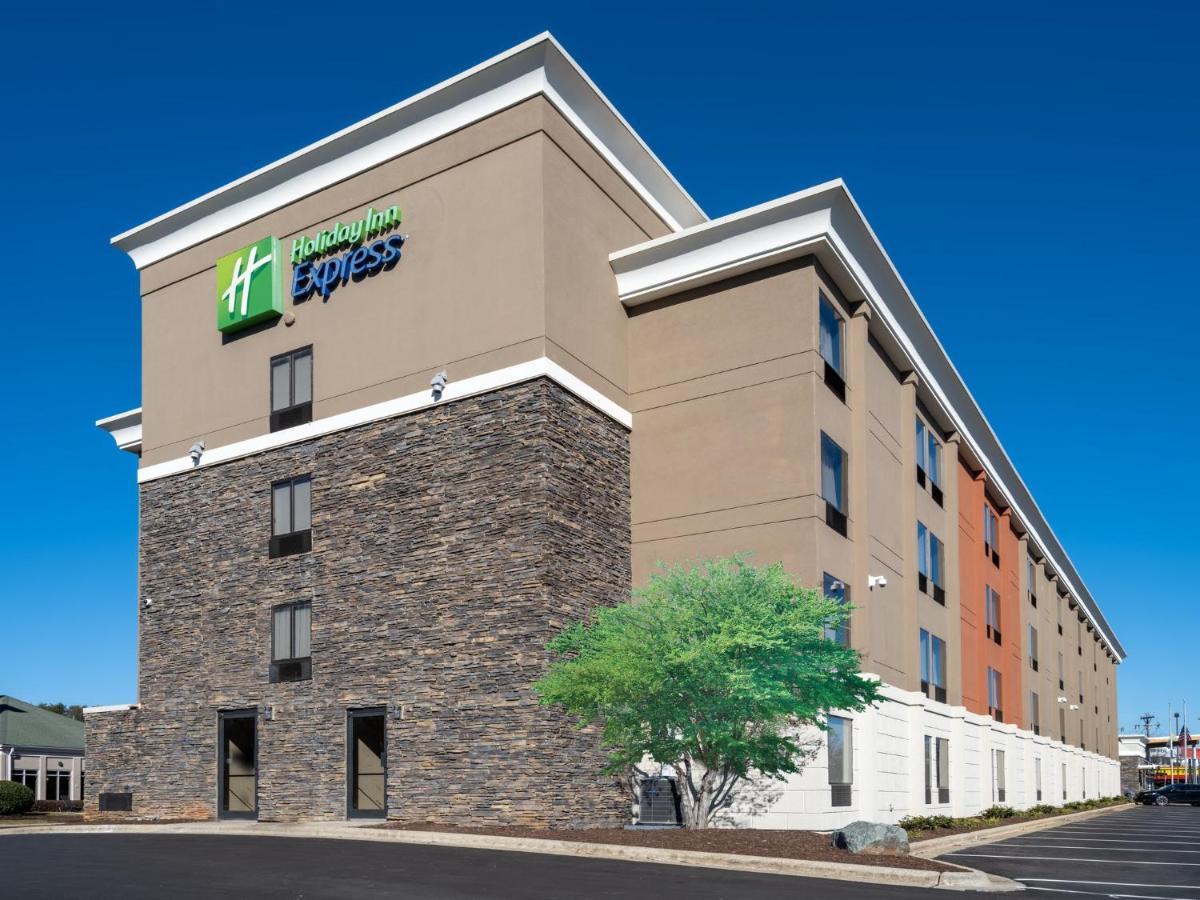 Holiday Inn Express & Suites Greensboro - I-40 Atwendover, An Ihg Hotel Exterior foto